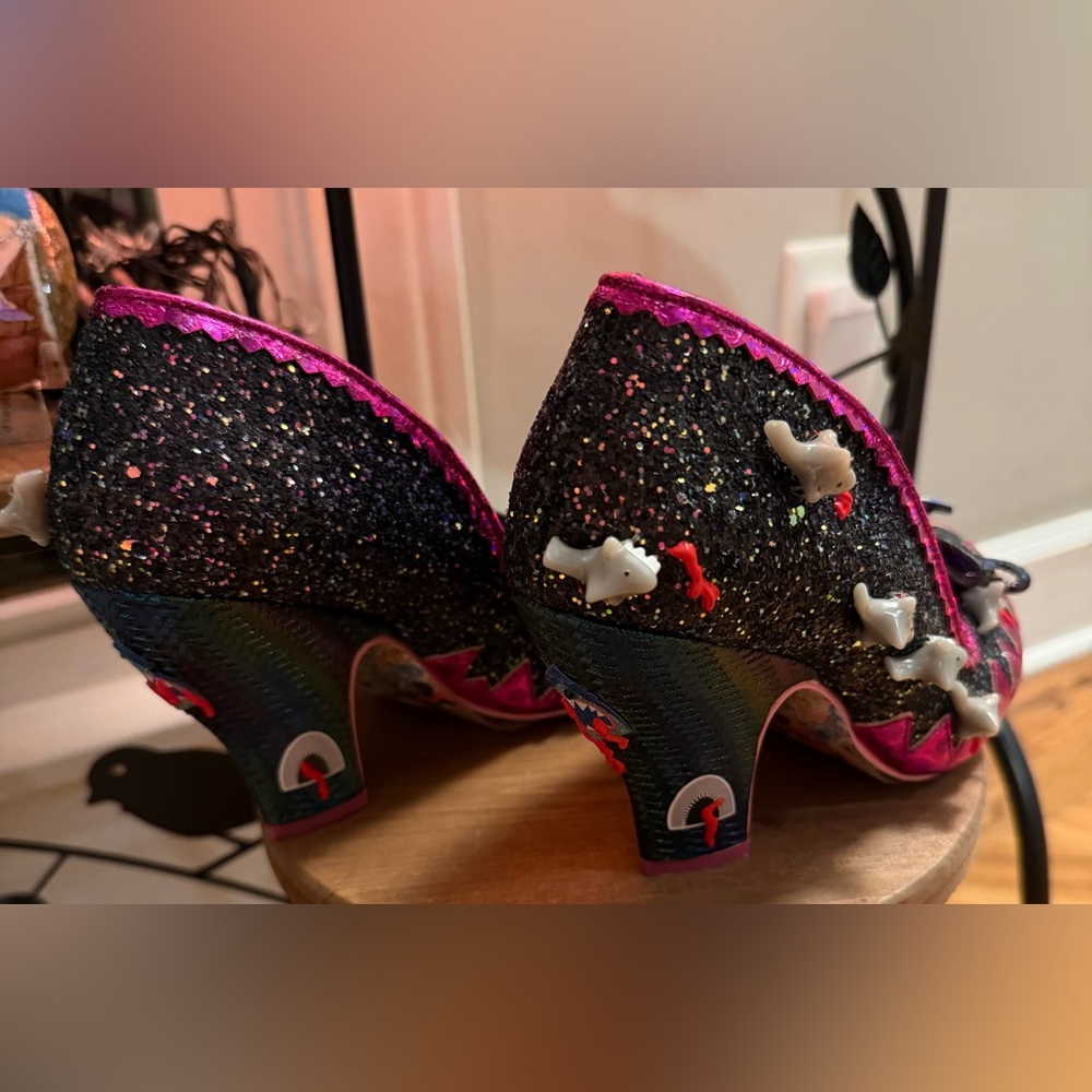 Artisan Custom OOAK Statement Heel in Shark Theme, US Size 8 - Picture 11 of 15